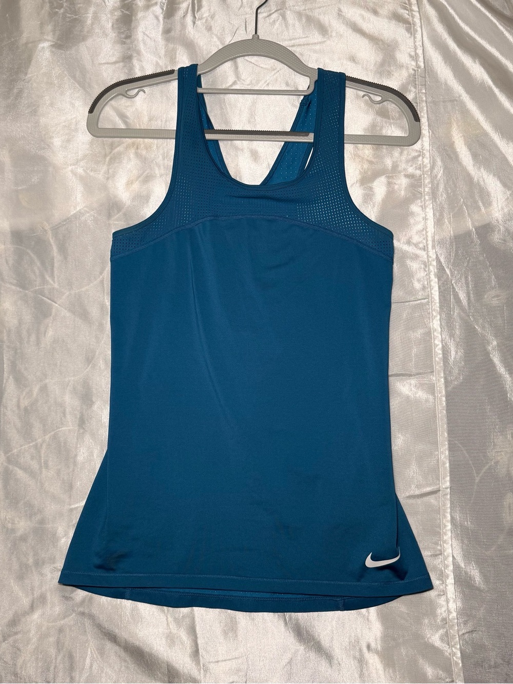 NIKE Pro women's HYPERCOOL Blue tank SIZE SMALL- workout gym